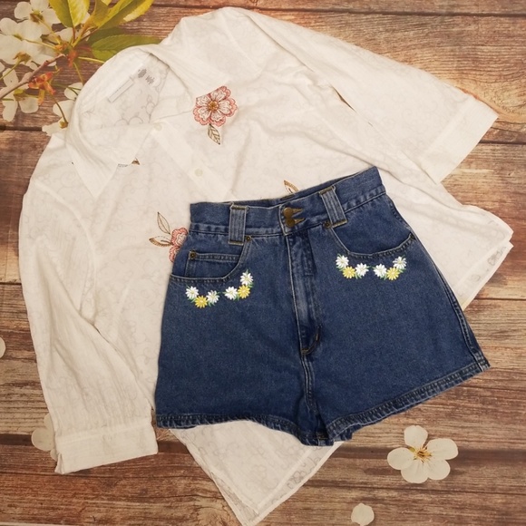 Chazz Pants - Chazz embroidered high waist Short